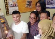 Kapolres Lubuklinggau AKBP Bobby Kusumawardhana memberikan kejutan di Hari Pers Nasional (HPN) kepada para wartawan di Polres Lubuklinggau pada,
