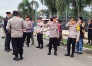 Berbagi di Bulan Ramadhan, Kapolres Musi Rawas Bersama Wakapolres Sapa Masyarakat Bagi Takjil,